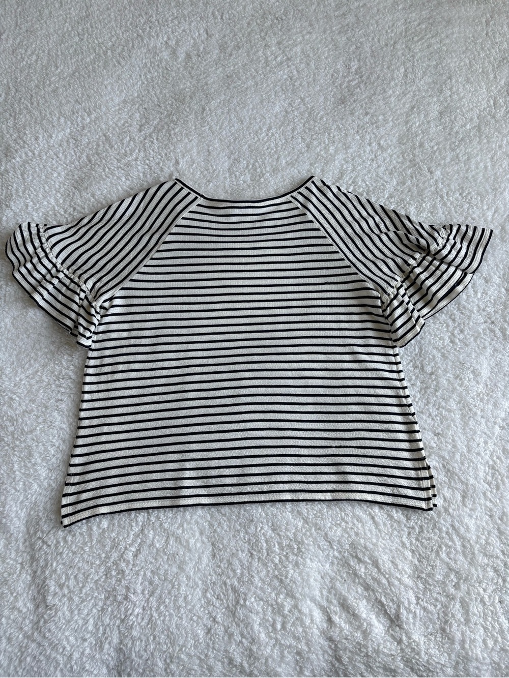 Max Studio London Striped Ruffle Sleeve Top - Size Medium - Picture 2 of 13